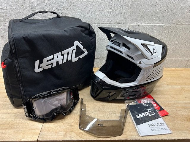 Leatt 8.5 Helmet - Black/White LARGE